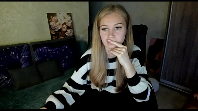  NigoNika online show from November 16, 2025, 12:44 pm