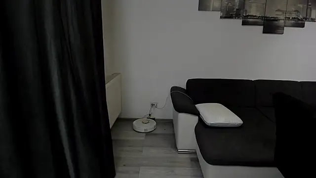 Snapshot of Richarddarell1 chatting on February 14, 2026, 6:54 am Richarddarell1 online show from February 14, 2026, 6:54 am