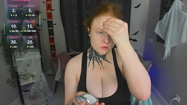 Cassie xKiss online show from October 31, 2025, 8:32 pm