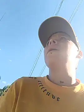 Snapshot of Rob_and_lizzy chatting on January 6, 2025, 9:11 pm Rob and lizzy online show from January 6, 2025, 9:11 pm