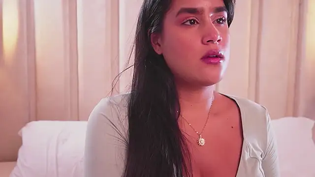 bonniekim  online show from December 19, 2025, 3:13 am