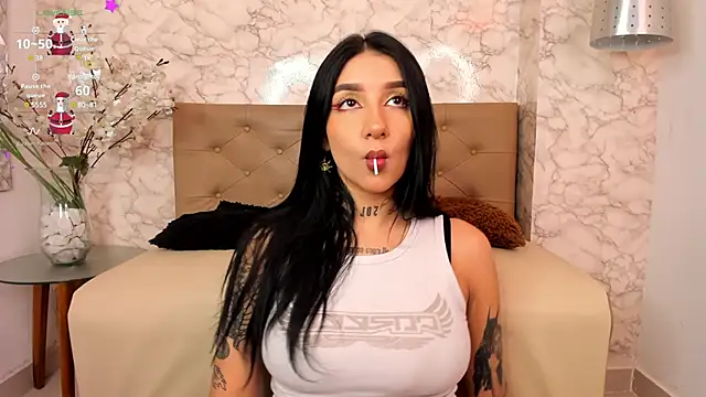 Snapshot of Leiaa_ chatting on December 21, 2024, 5:25 am Leiaa online show from December 21, 2024, 5:25 am
