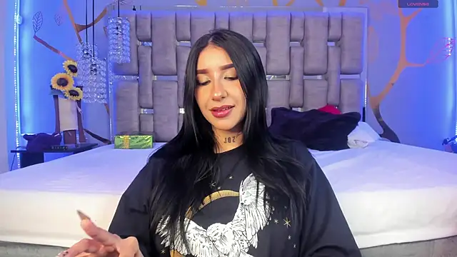Snapshot of Leiaa_ chatting on January 4, 2025, 11:59 pm Leiaa online show from January 4, 2025, 11:59 pm