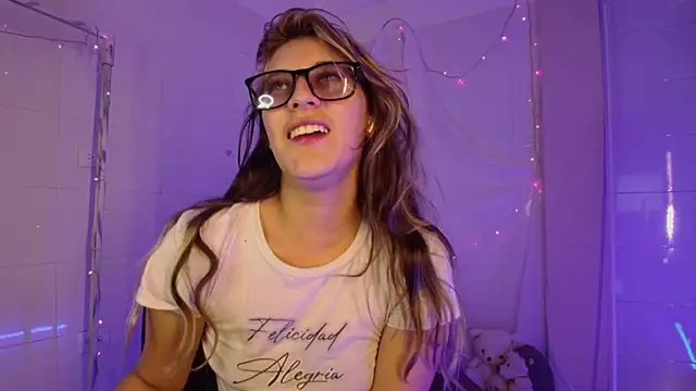 Giia paiige18 online show from October 9, 2025, 1:47 am