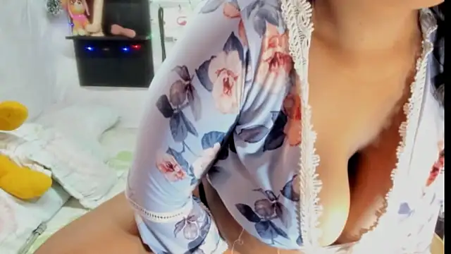 2020vanessapalecia online show from December 14, 2024, 9:45 pm