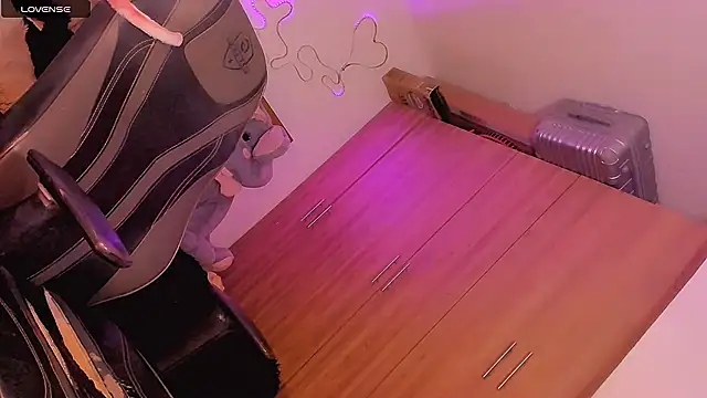 Vianca Chanel online show from January 3, 2025, 1:03 pm