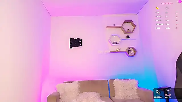 Vianca Chanel online show from March 2, 2025, 1:47 am