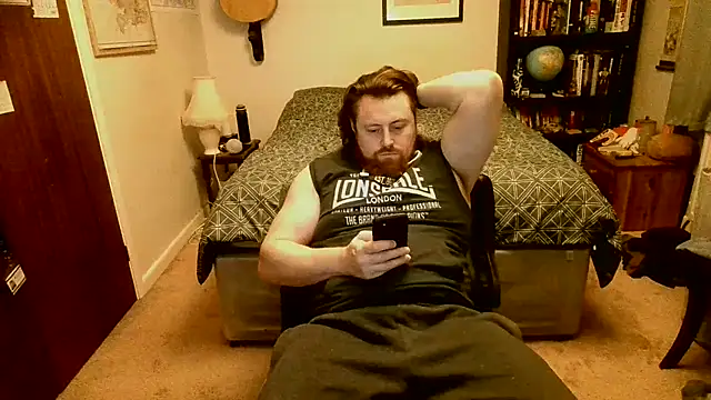 Snapshot of Hairy_Guy30 chatting on February 20, 2025, 9:20 pm Hairy Guy30 online show from February 20, 2025, 9:20 pm