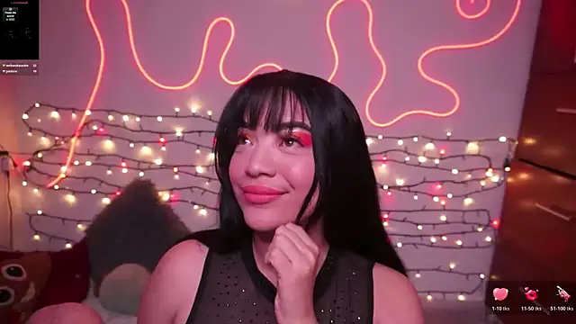 Snapshot of MaddisRock chatting on December 2, 2025, 4:40 am MaddisRock online show from December 2, 2025, 4:40 am