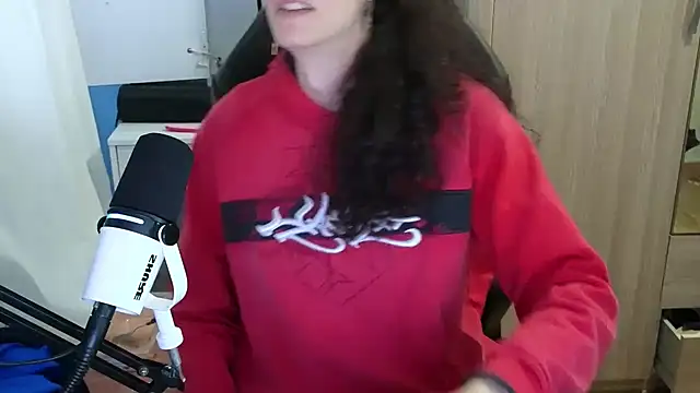 MemiKouki online show from November 5, 2025, 4:29 pm