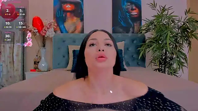 MichelleReys online show from March 18, 2025, 7:53 pm