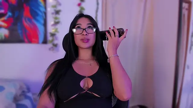 BellaHarllow online show from December 6, 2024, 1:40 am