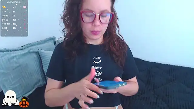 SharonR1 online show from October 22, 2025, 12:11 am