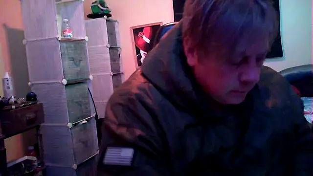 Snapshot of Mic_Oxinner chatting on March 6, 2026, 12:23 pm Mic Oxinner online show from March 6, 2026, 12:23 pm