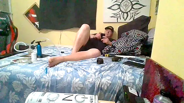Snapshot of Mic_Oxinner chatting on March 11, 2026, 7:20 pm Mic Oxinner online show from March 11, 2026, 7:20 pm