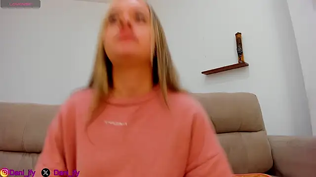 Snapshot of Dani_javi chatting on October 16, 2025, 11:39 pm Dani javi online show from October 16, 2025, 11:39 pm