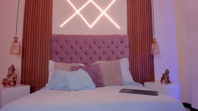 Snapshot of Sophia_turneer chatting on December 13, 2025, 8:04 pm Sophia turneer online show from December 13, 2025, 8:04 pm