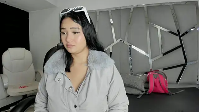 Catherinee69 x online show from October 13, 2025, 4:45 am