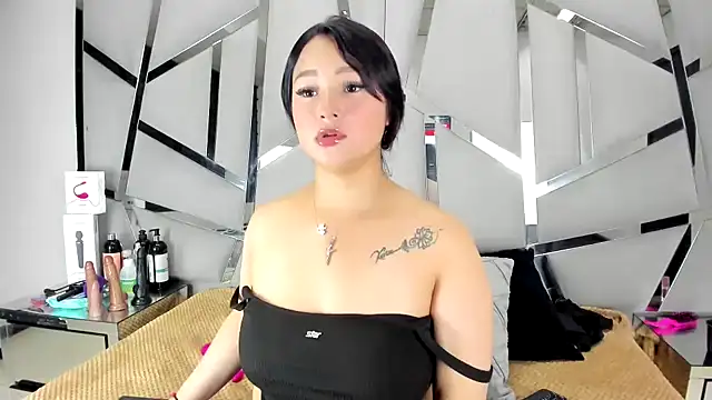 Catherinee69 x online show from May 30, 2026, 3:58 am