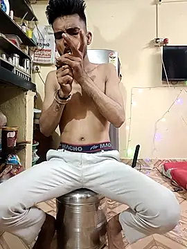 Snapshot of saggy1218 chatting on December 16, 2025, 9:42 pm saggy1218 online show from December 16, 2025, 9:42 pm