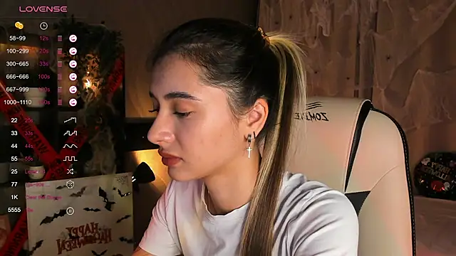 DarlaLike online show from October 23, 2025, 3:50 am