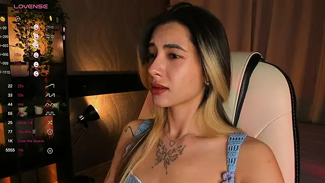 DarlaLike online show from November 5, 2025, 3:39 am