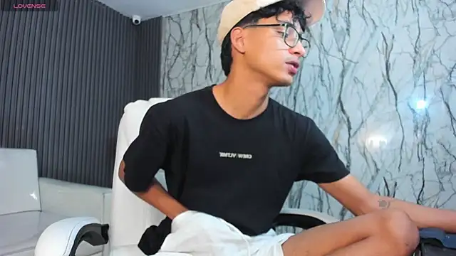 Snapshot of allens_joe chatting on December 20, 2025, 7:54 pm allens joe online show from December 20, 2025, 7:54 pm