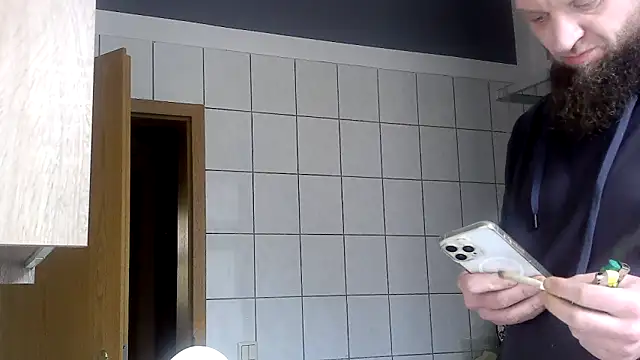 Snapshot of donhulio482 chatting on December 5, 2025, 1:31 pm donhulio482 online show from December 5, 2025, 1:31 pm