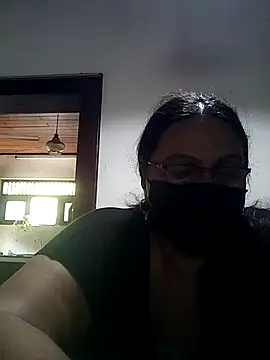 Snapshot of FemMom chatting on October 8, 2025, 9:40 am FemMom online show from October 8, 2025, 9:40 am
