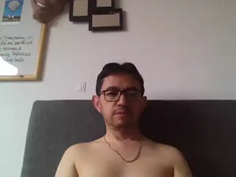 Diptongo online show from February 26, 2025, 9:05 pm