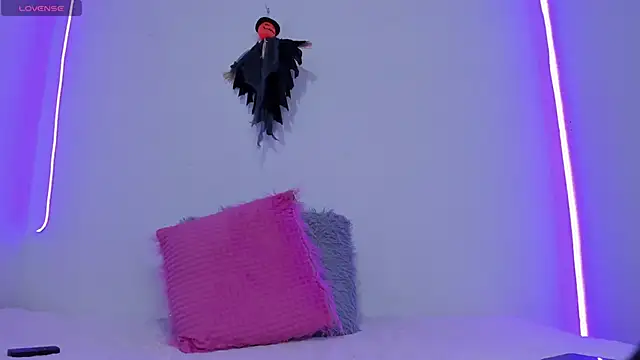 liz 25b online show from October 30, 2025, 4:03 am