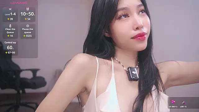 Miuzxc online show from December 13, 2024, 4:05 pm