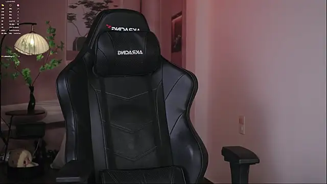 Snapshot of Miuzxc chatting on March 6, 2026, 8:33 am Miuzxc online show from March 6, 2026, 8:33 am