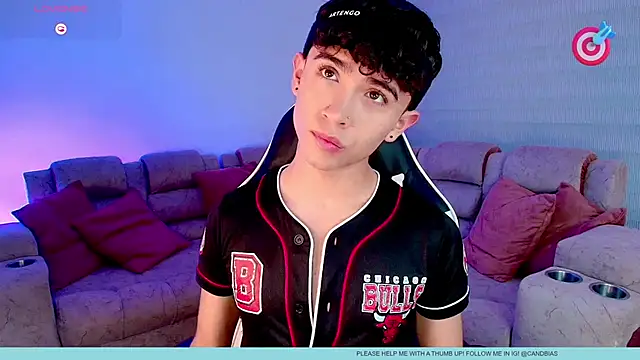 Snapshot of Niico_Cruz chatting on January 7, 2026, 10:23 pm Niico Cruz online show from January 7, 2026, 10:23 pm