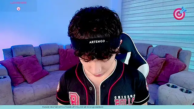 Snapshot of Niico_Cruz chatting on January 12, 2026, 10:04 pm Niico Cruz online show from January 12, 2026, 10:04 pm