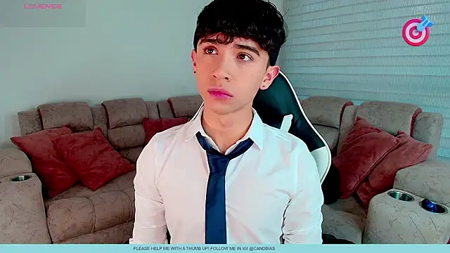 Snapshot of Niico_Cruz chatting on January 18, 2026, 10:46 pm Niico Cruz online show from January 18, 2026, 10:46 pm