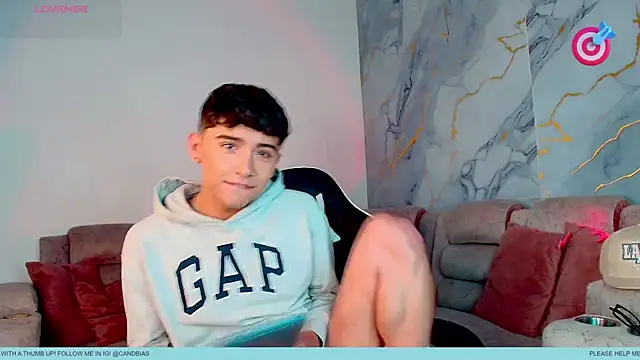 Snapshot of Niico_Cruz chatting on February 18, 2026, 10:50 pm Niico Cruz online show from February 18, 2026, 10:50 pm