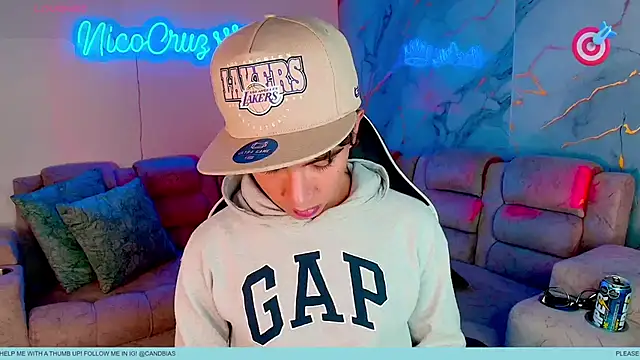 Snapshot of Niico_Cruz chatting on February 23, 2026, 10:29 pm Niico Cruz online show from February 23, 2026, 10:29 pm