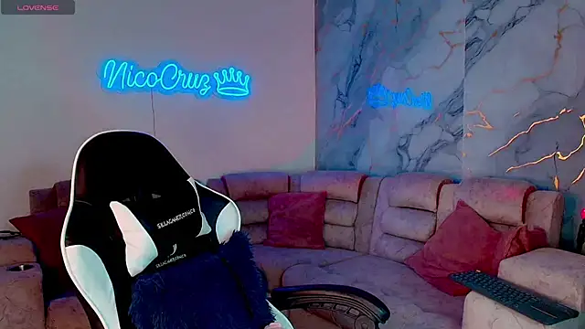 Snapshot of Niico_Cruz chatting on March 5, 2026, 10:17 pm Niico Cruz online show from March 5, 2026, 10:17 pm