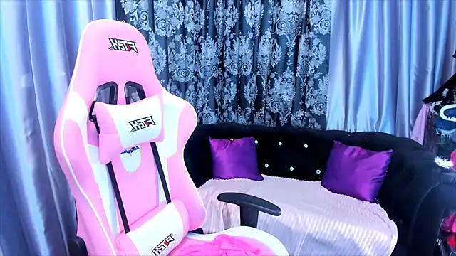 Snapshot of KamilaFoxy chatting on February 3, 2026, 6:40 am KamilaFoxy online show from February 3, 2026, 6:40 am