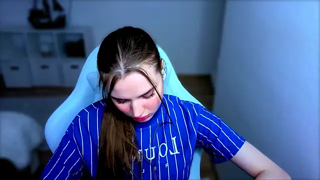 StellaLawless online show from November 9, 2025, 2:26 pm