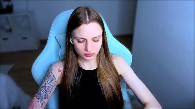 StellaLawless online show from April 5, 2026, 10:40 pm