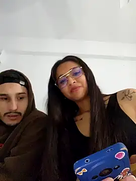 Snapshot of GLIANGELI chatting on February 5, 2025, 7:29 am GLIANGELI online show from February 5, 2025, 7:29 am