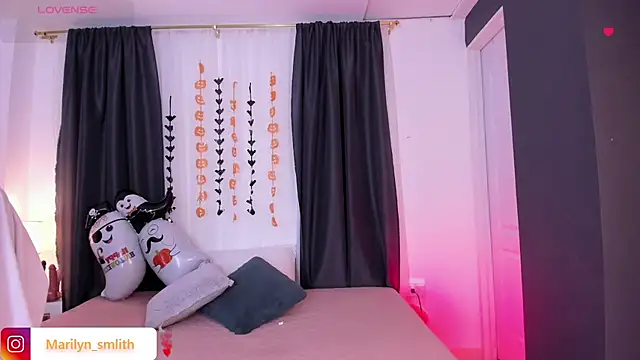 MarilynSmIith online show from October 12, 2025, 12:37 pm