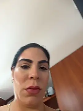 Snapshot of valecruz903 chatting on February 4, 2026, 5:41 pm valecruz903 online show from February 4, 2026, 5:41 pm