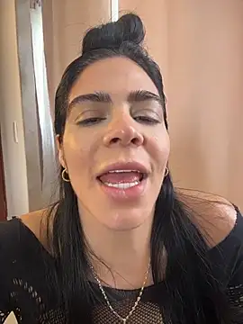 Snapshot of valecruz903 chatting on February 16, 2026, 5:09 pm valecruz903 online show from February 16, 2026, 5:09 pm