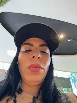 Snapshot of valecruz903 chatting on February 17, 2026, 2:46 pm valecruz903 online show from February 17, 2026, 2:46 pm