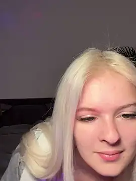 Snapshot of Allylove03 chatting on January 4, 2025, 7:13 am Allylove03 online show from January 4, 2025, 7:13 am