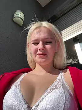 Snapshot of Allylove03 chatting on January 12, 2025, 12:23 pm Allylove03 online show from January 12, 2025, 12:23 pm