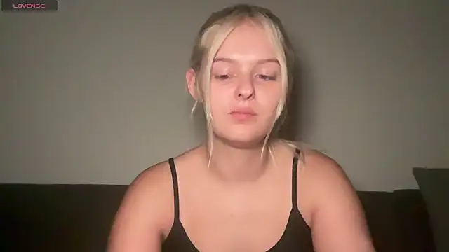 Snapshot of Allylove03 chatting on November 9, 2025, 5:11 pm Allylove03 online show from November 9, 2025, 5:11 pm